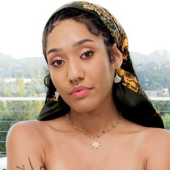 Tia Tamera