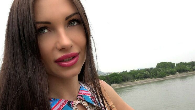 Russian Hottie Fucks in the Open