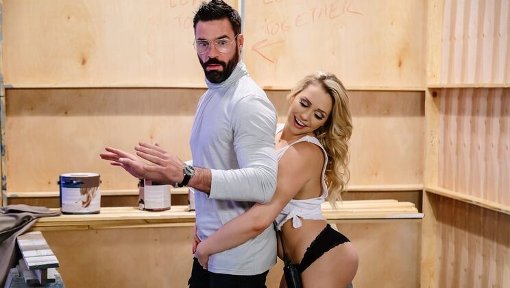 Bubble Butt Anal and Standing Carry Position
