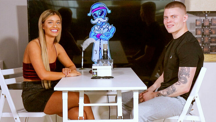 Brock Perry Gets Down with Blonde Bombshell Angelica Foster